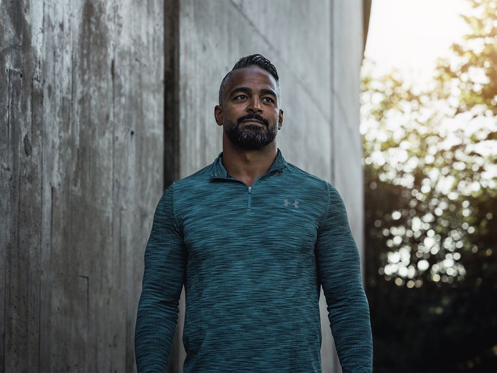 Man utomhus  i träningskläder